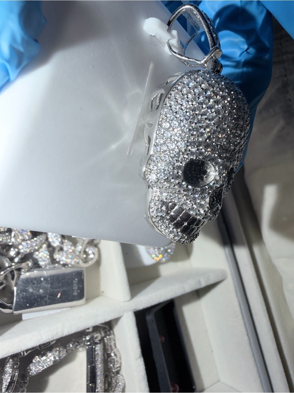 Sterling Silver Skull Pendant with 8cts of black and clear moissanite - Picture 3 of 7